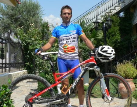 Αθλητής του Ποδηλατικού Ομίλου «Δαίδαλος Δράμας» στο παγκόσμιο πρωτάθλημα μαραθωνίου ορεινής ποδηλασίας .