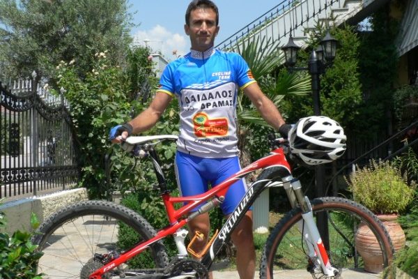 Αθλητής του Ποδηλατικού Ομίλου «Δαίδαλος Δράμας» στο παγκόσμιο πρωτάθλημα μαραθωνίου ορεινής ποδηλασίας .