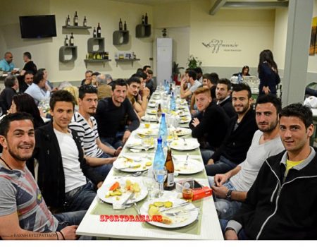 Η Λέσχη Φίλων Δόξας έκανε το τραπέζι στους ποδοσφαιριστές της ομάδας