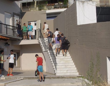 Διασυρμός και ντροπή χωρίς τέλος !!!  Όρισαν πρεμιέρα χωρίς να παραστούν