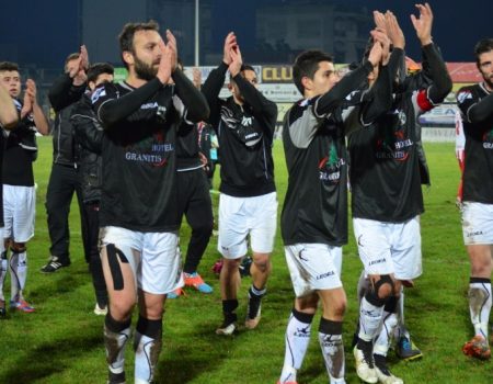 Φωτορεπορτάζ από τον αγώνα Δόξας-Πανσερραϊκού