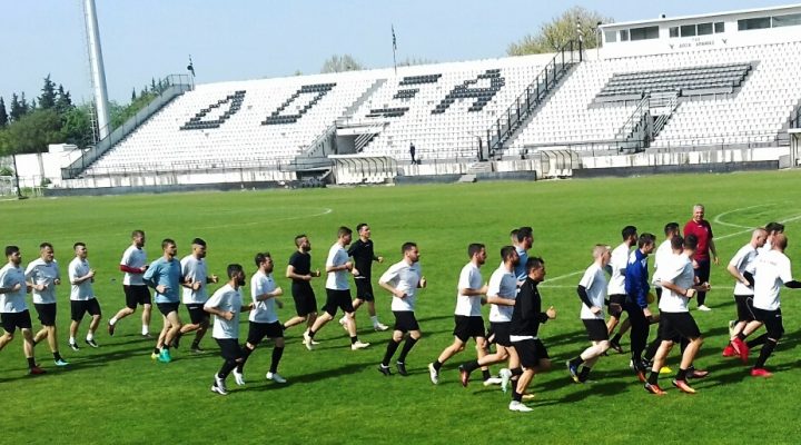 Ξεκίνημα με Ορέστη Μένκα κάτω από τα δοκάρια