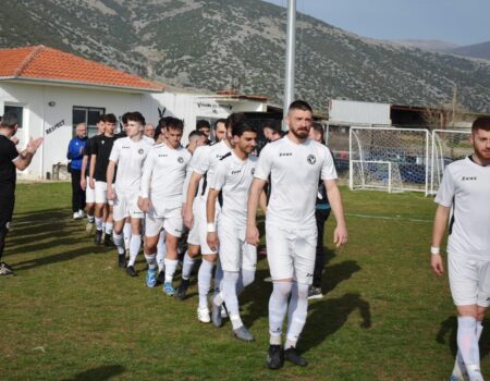 Πασίγιο από τους παίκτες της Πετρούσας στους πρωταθλητές «μαυραετούς»