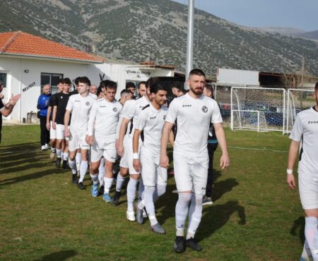 Πασίγιο από τους παίκτες της Πετρούσας στους πρωταθλητές «μαυραετούς»