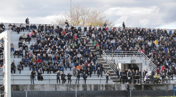 Γήπεδο με γεμάτες κερκίδες από 3.500 κόσμο και τιμή σε ένα Δοξαίο της Θεσσαλονίκης!!!