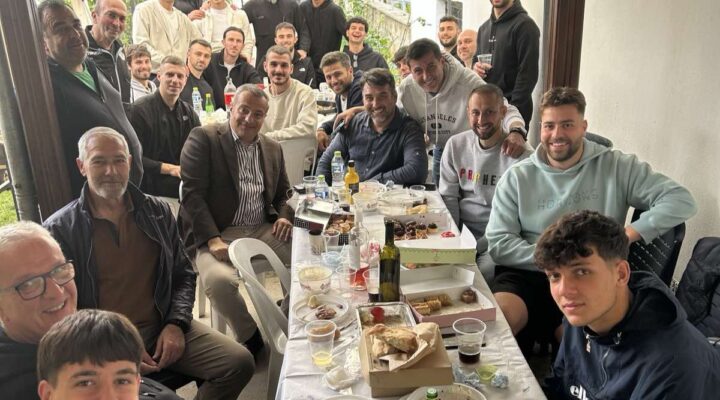 Το αποχαιρετιστήριο γεύμα των μαυραετών δια χειρός Μίλτου Αθανασιάδη